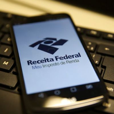 BRASILEIROS JÁ PAGARAM R$ 300 BI EM IMPOSTOS DESDE O INÍCIO DO ANO